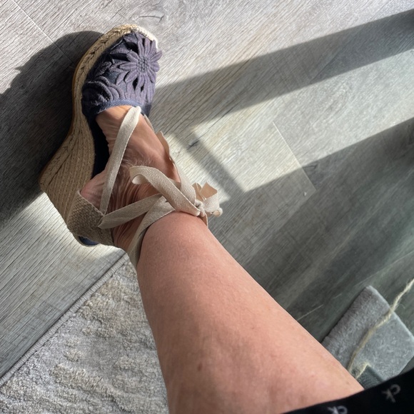 Tory Burch, wedge sandals - Picture 9 of 9